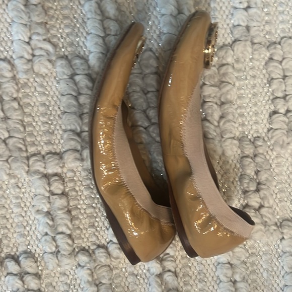 Tory Burch ballet flats in nude. Beautiful flats in perfect new condition. - Picture 3 of 5